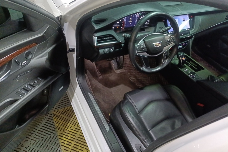 凯迪拉克CT6 2019款 28T 精英型中控内饰7003