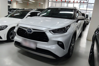 丰田 汉兰达 2022款 双擎 2.5L 四驱尊贵版 7座