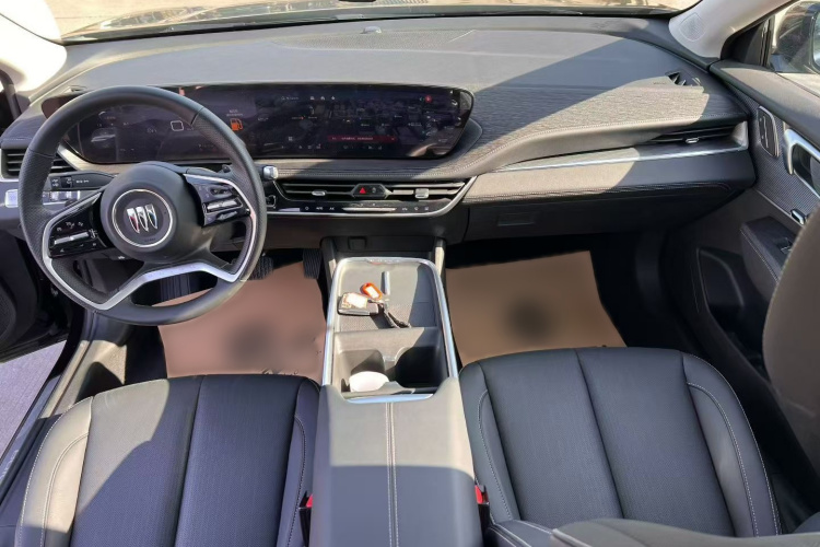 别克 君越 2025款 28T 白金版中控内饰7003