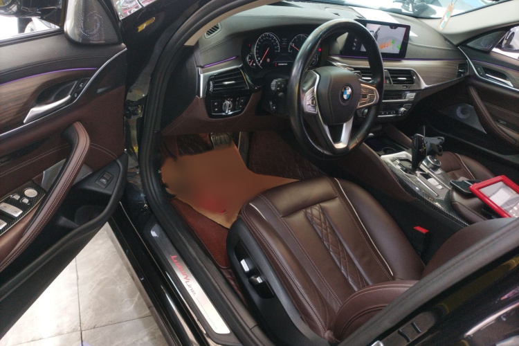 宝马5系 2018款 改款 530Li 尊享型 豪华套装中控内饰7003