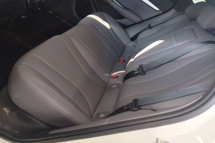 比亚迪 海豹07 DM-i 2025款 智驾版 DM-i 1.5L 125km 尊贵型中控内饰21