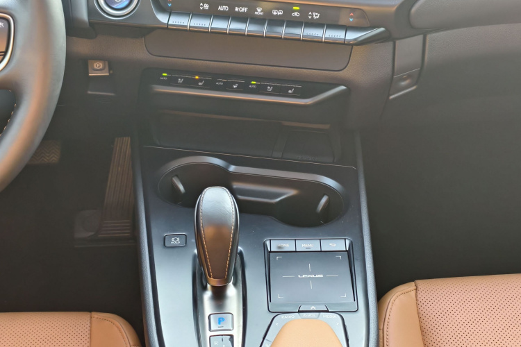 雷克萨斯UX新能源 2020款 300e 纯·悦版中控内饰7007