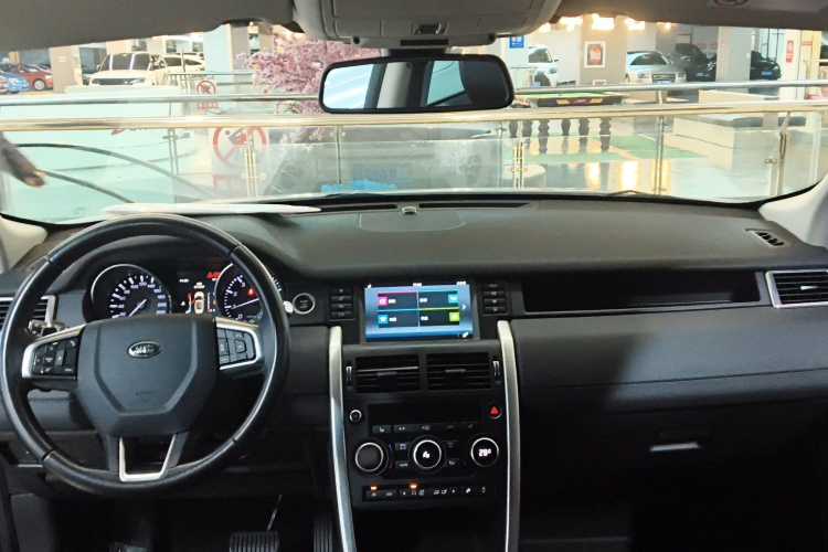 路虎 发现神行 2016款 2.0T HSE中控内饰12