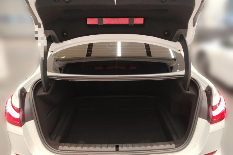 宝马2系(进口) 2023款 225i 四门轿跑车 M运动曜夜套装中控内饰23