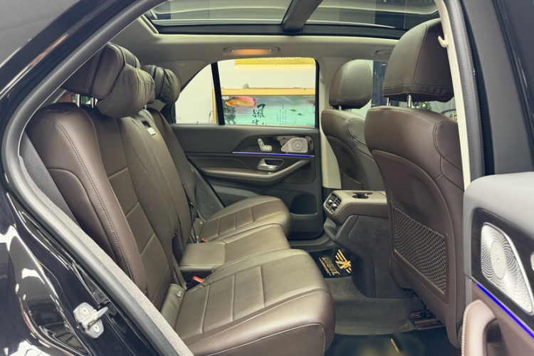 奔驰GLE 2020款 改款 GLE 350 4MATIC 时尚型中控内饰7011