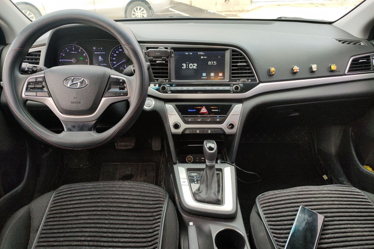 现代 领动 2016款 1.6L 自动智炫·精英型中控内饰12