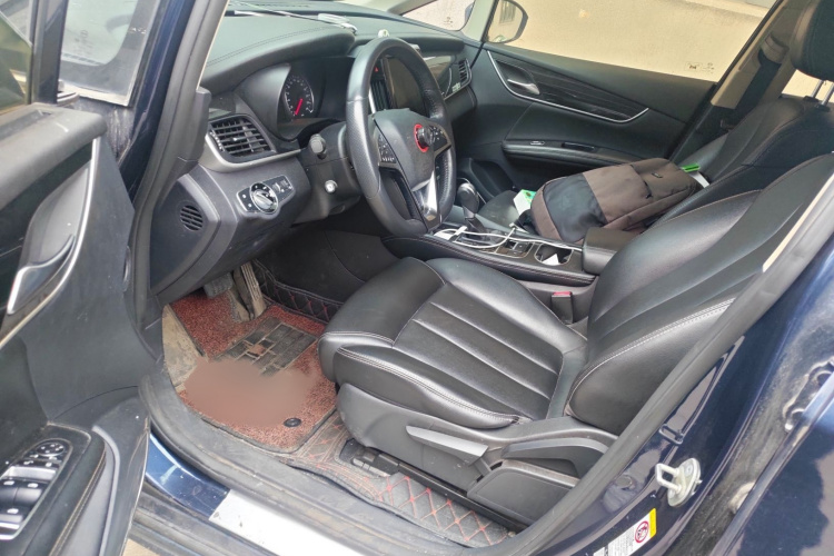 比亚迪 宋MAX 2018款 1.5T 自动智联精英型 6座中控内饰7003