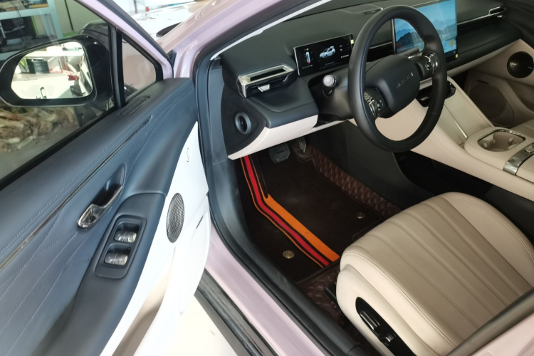 埃安 AION RT 2025款 650激光雷达版中控内饰7003