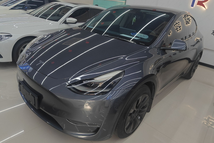 特斯拉 Model Y 2021款 标准续航后驱版车身外观1