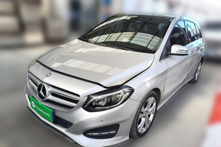 奔驰B级 2015款 B 200 时尚型车身外观1