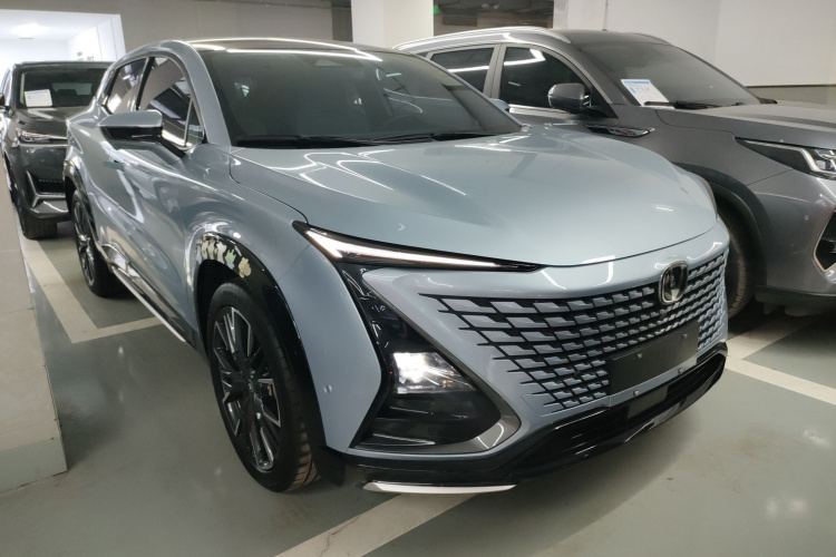 长安UNI-T 2023款 第二代 1.5T 旗舰型车身外观3