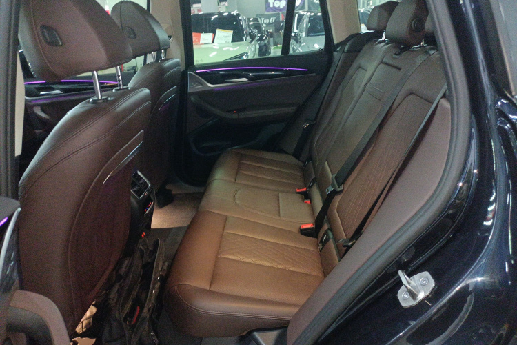 宝马iX3 2021款 领先型中控内饰7004