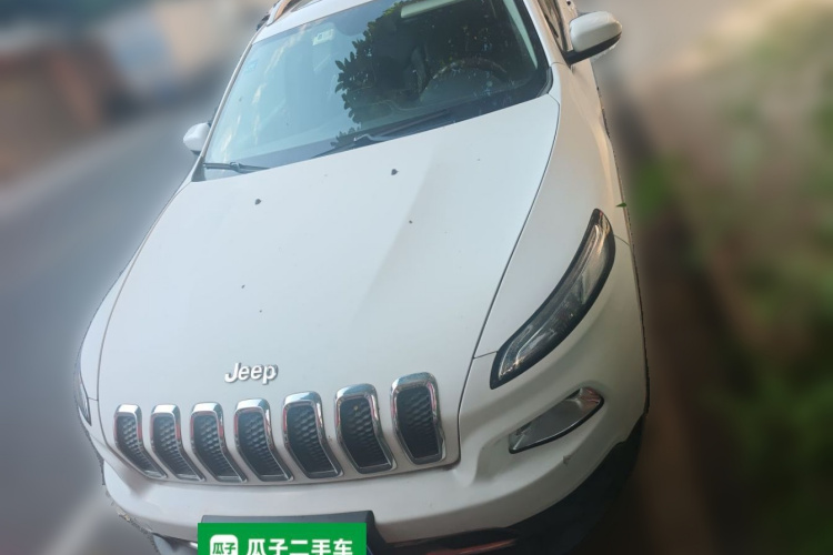 Jeep 自由光 2017款 2.0L 优越版车身外观6001