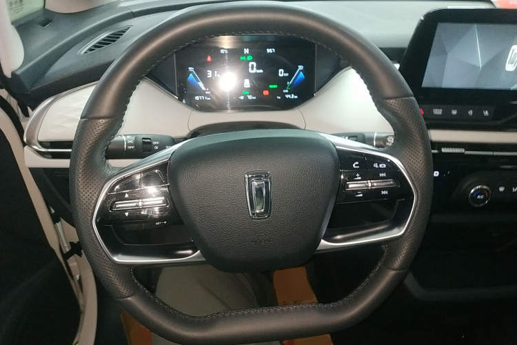 奔腾NAT 2023款 PRO 舒享出行版 419km中控内饰13