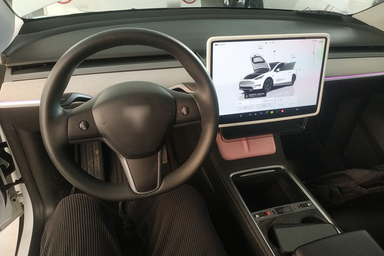 特斯拉 Model Y 2023款 后轮驱动版中控内饰7002