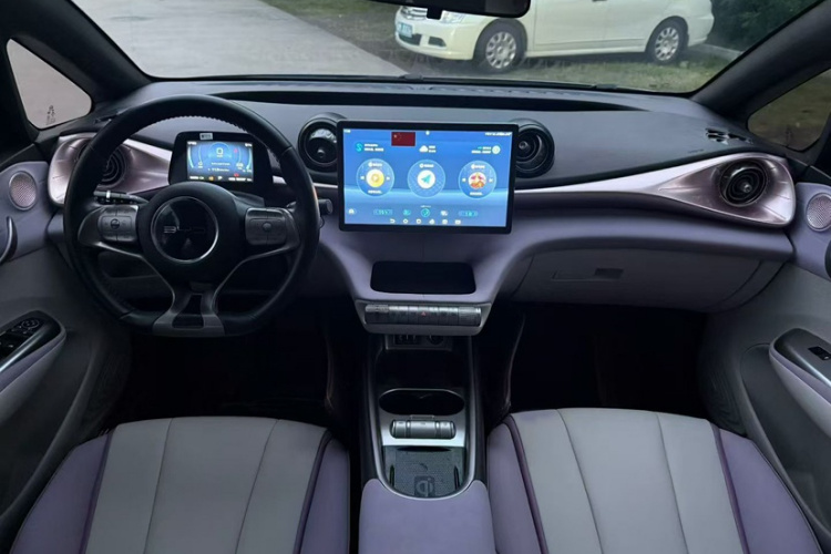 比亚迪 海豚 2021款 405km 时尚版中控内饰7004