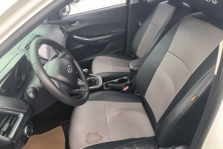 福特 福睿斯 2019款 改款 1.5L 手动质享型 国VI中控内饰19