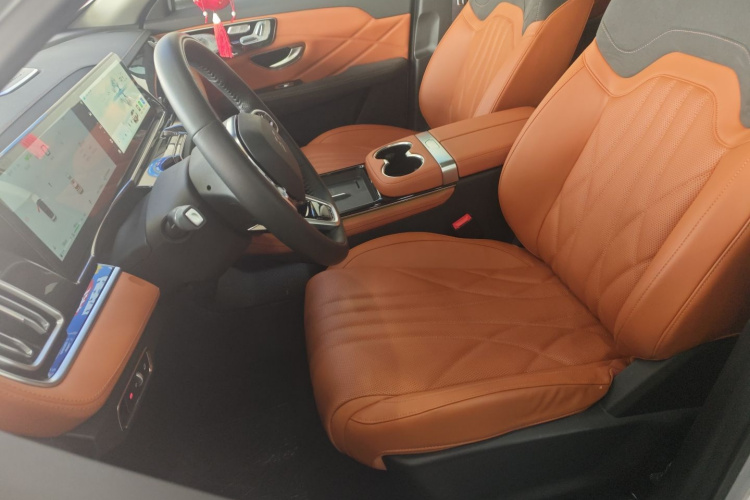 捷途山海L7 2024款 1.5T 120km  ULTRA 5座中控内饰19