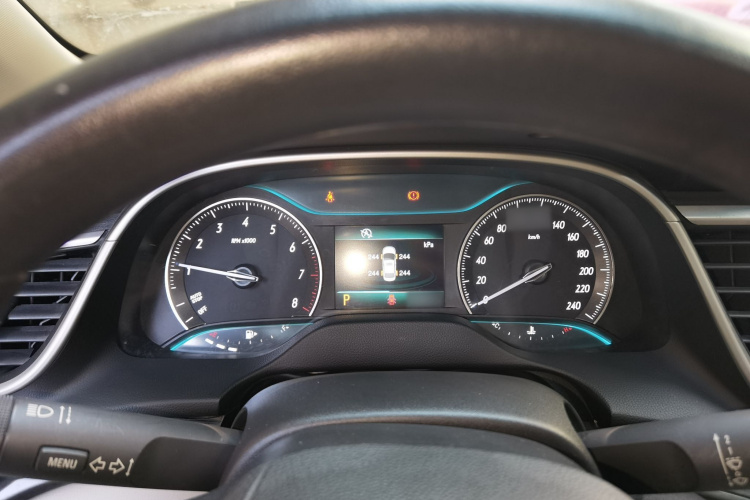 别克 英朗 2015款 15N 自动精英型局部细节14