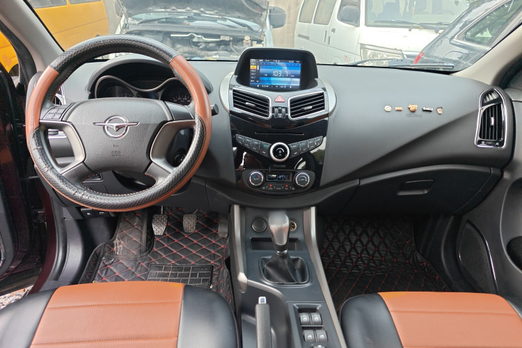 海马S5 2016款 1.6L 手动智能豪华型科技版中控内饰7002