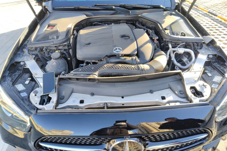 奔驰E级 2021款 E 300 L 运动尊贵型局部细节24