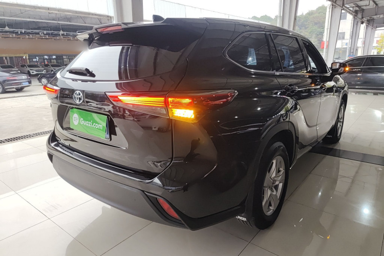 丰田 汉兰达 2023款 2.5L智能电混双擎两驱精英版 5座车身外观6005