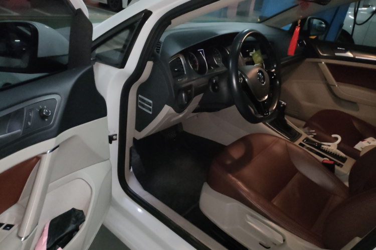 大众 高尔夫 2015款 1.4TSI 自动舒适型中控内饰20