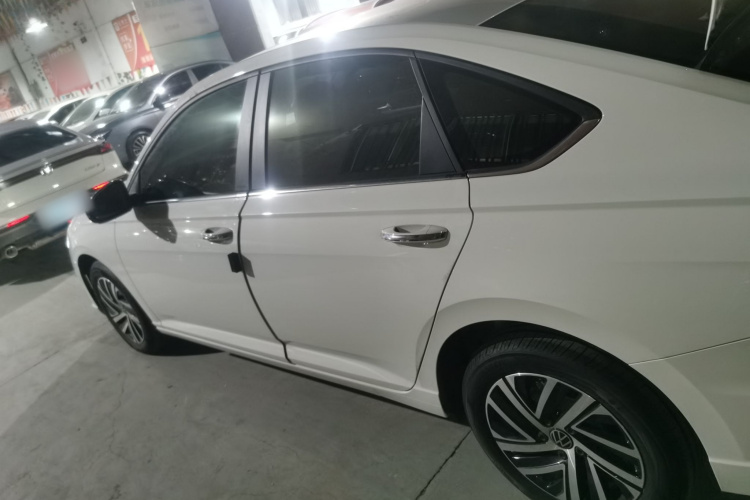 大众 朗逸 2024款 300TSI DSG星空满逸版车身外观4