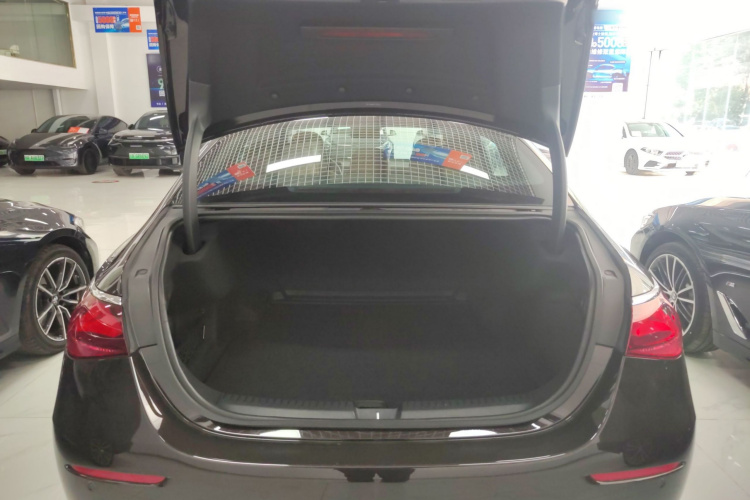 奔驰E级 2025款 改款 E 260 L机舱底盘23