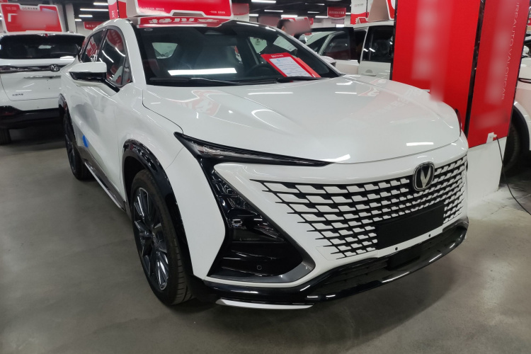 长安UNI-T 2023款 第二代 1.5T 尊贵型车身外观6002