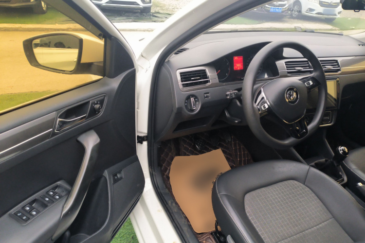 大众 桑塔纳 2016款 1.6L 手动舒适版中控内饰7003