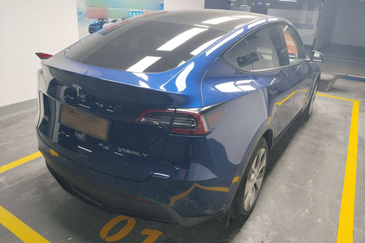 特斯拉 Model Y 2021款 标准续航后驱版车身外观7