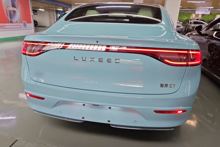 鸿蒙智行 智界S7 2025款 855km Max车身外观6