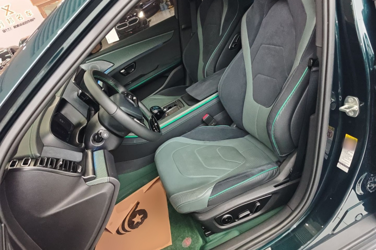 比亚迪 汉 2022款 EV 610KM四驱千山翠限量版中控内饰19