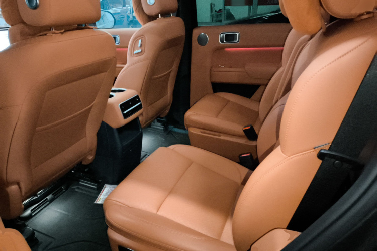 理想汽车 理想L8 2023款 Pro中控内饰21