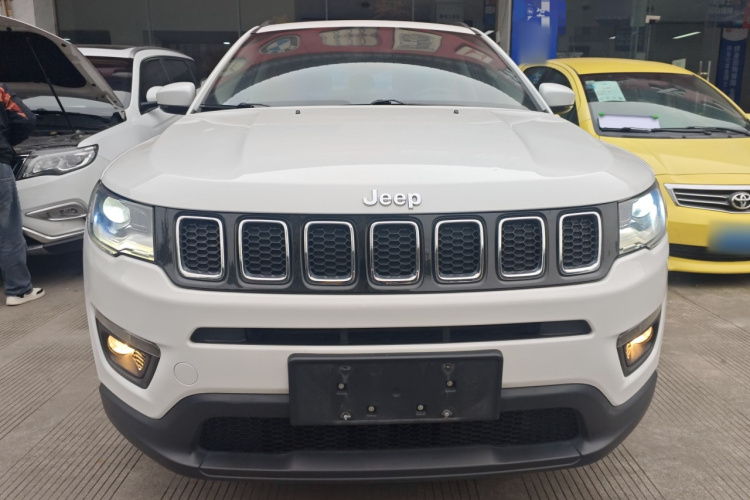 Jeep 指南者 2019款 200T 自动家享四驱-互联大屏版车身外观6001