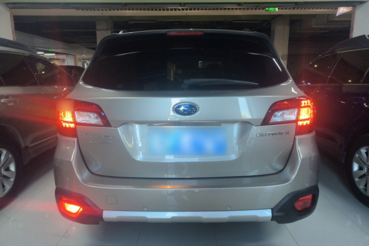 斯巴鲁 傲虎 2017款 2.5i 运动导航版 EyeSight车身外观6