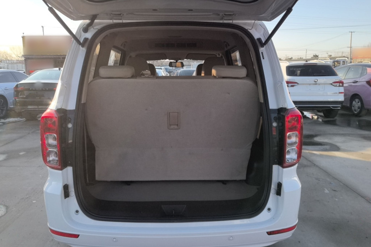 五菱汽车 五菱宏光 2021款 1.5L改款 S舒适型 电动助力LAR机舱底盘23