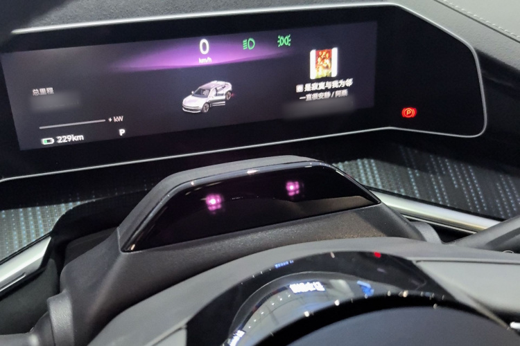 极氪001 2023款 WE版 100kWh局部细节14