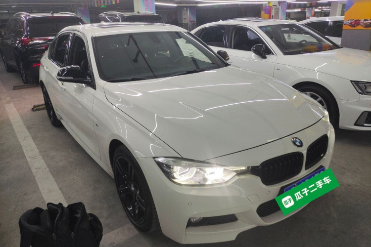 宝马3系 2019款 320i M运动曜夜版车身外观3