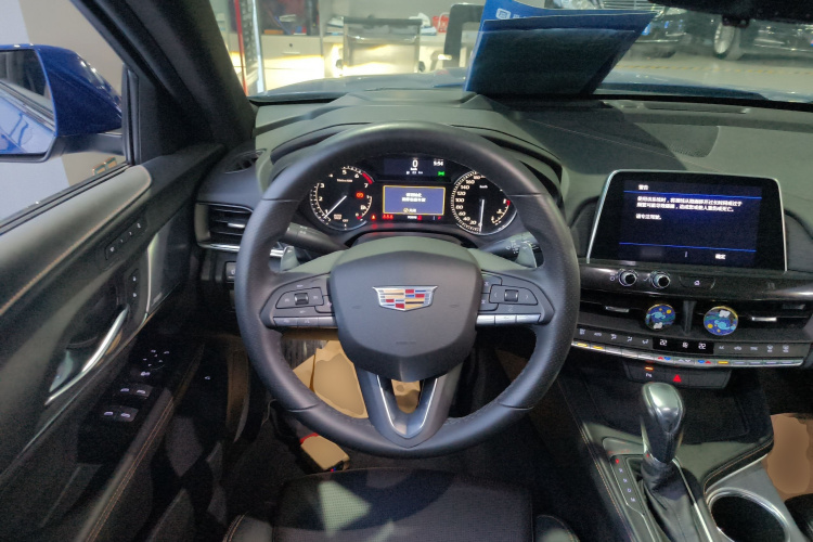 凯迪拉克CT4 2020款 28T 精英型中控内饰13