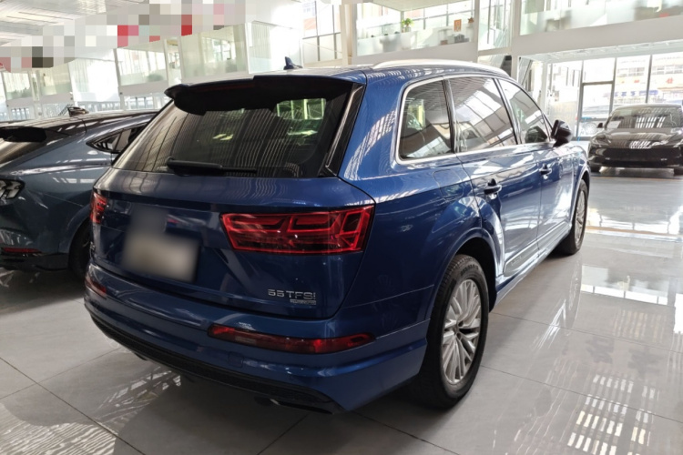 奥迪Q7 2016款 40 TFSI S line运动型车身外观6004