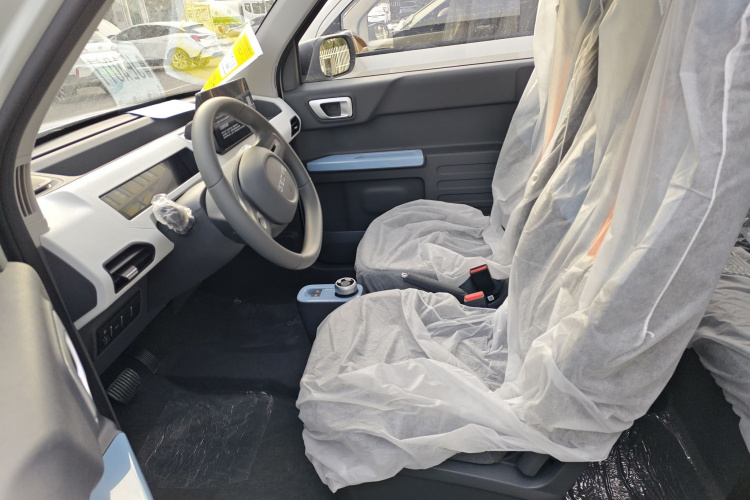吉利银河 2024款 熊猫mini 200km 耐力熊中控内饰19