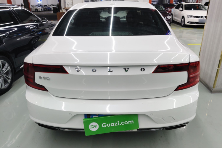沃尔沃S90 2018款 T4 智远版车身外观6