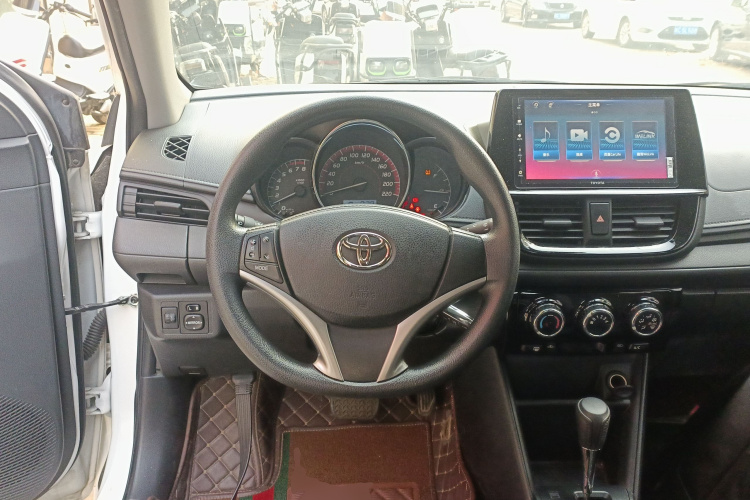 丰田 威驰FS 2021款 1.5L CVT锋驰版中控内饰13