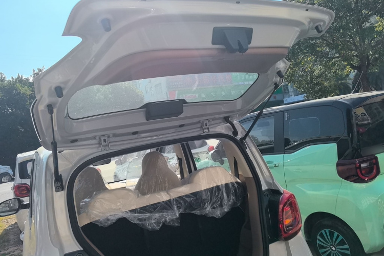 五菱汽车 宏光MINIEV 2025款 四门版 进阶款机舱底盘23