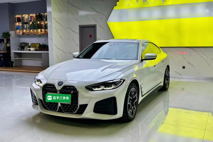 宝马i4 2023款 eDrive35车身外观1