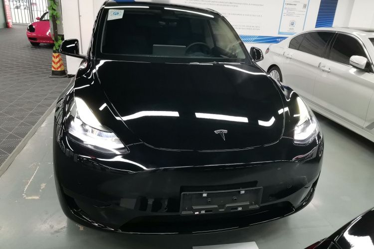 特斯拉 Model Y 2023款 后轮驱动版车身外观2