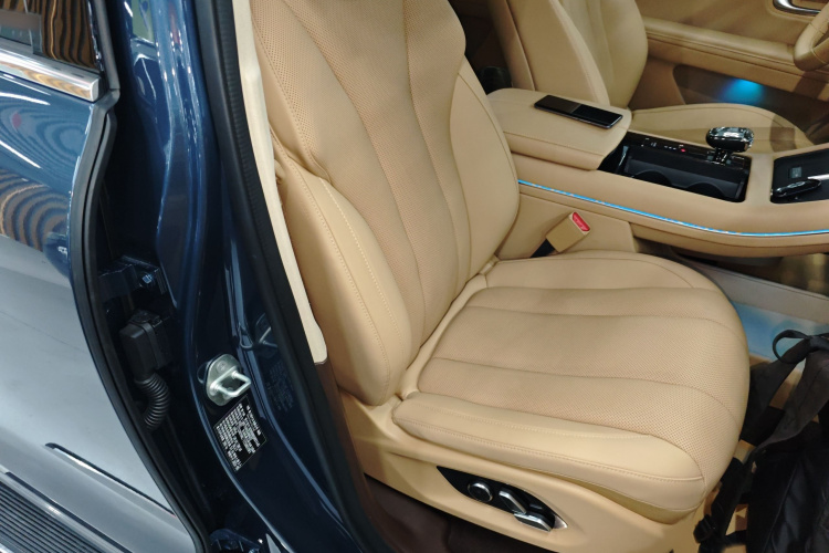 鸿蒙智行 问界M7 2024款 1.5T 智驾四驱Ultra版 5座局部细节41