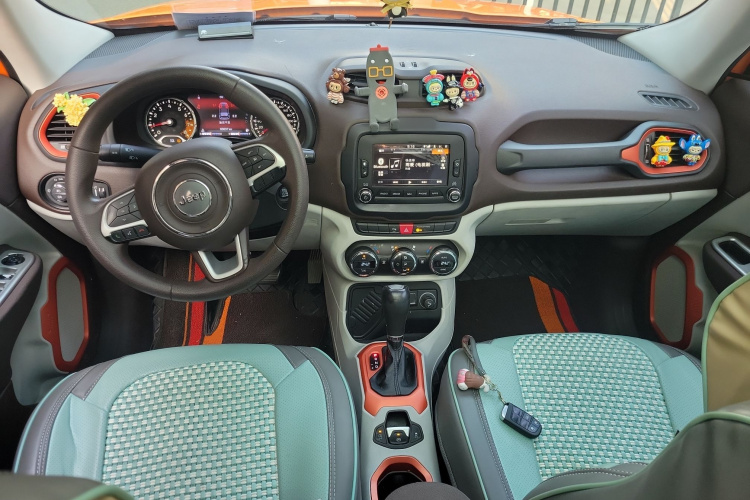 Jeep 自由侠 2016款 1.4T 自动劲能版+中控内饰12